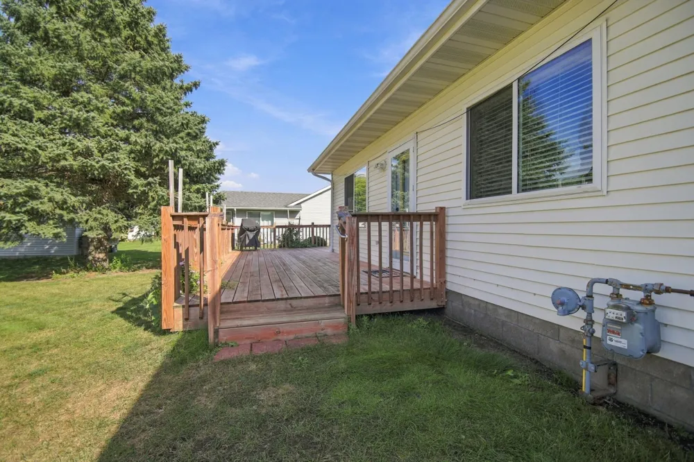 332 4th Street SW Blooming Prairie, MN 55917