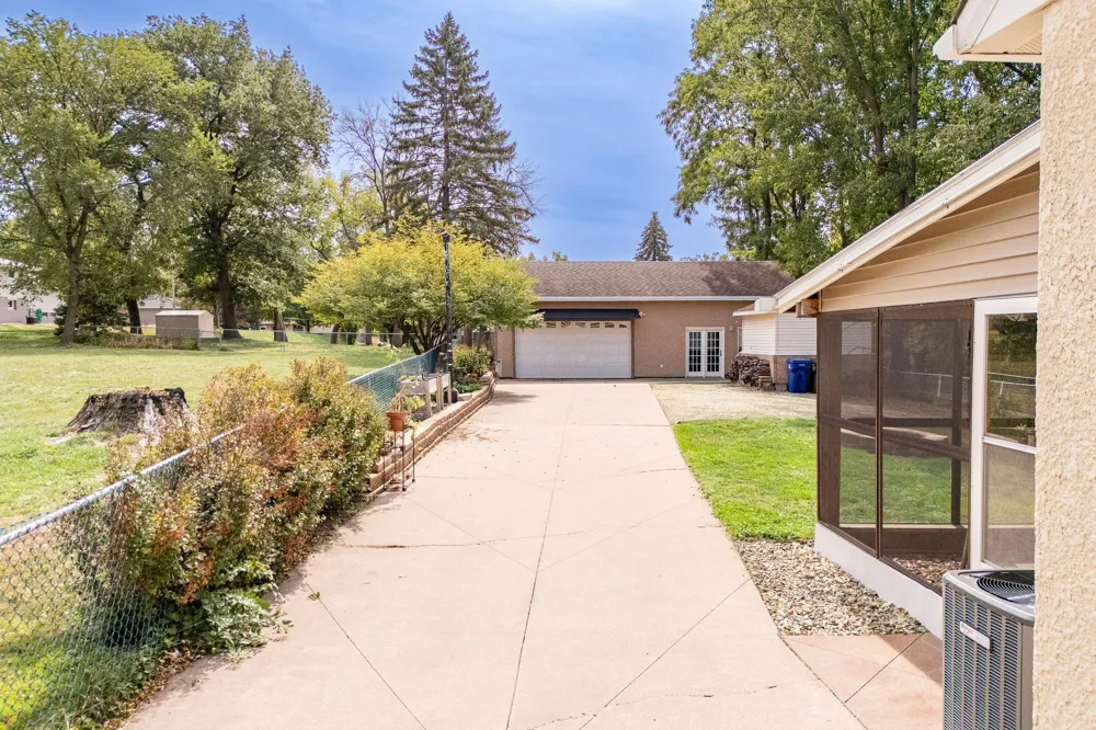 1554 Burns Avenue Saint Paul, MN 55106