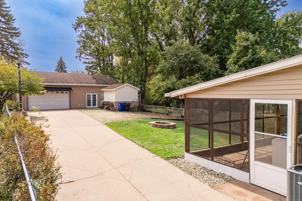 1554 Burns Avenue Saint Paul, MN 55106
