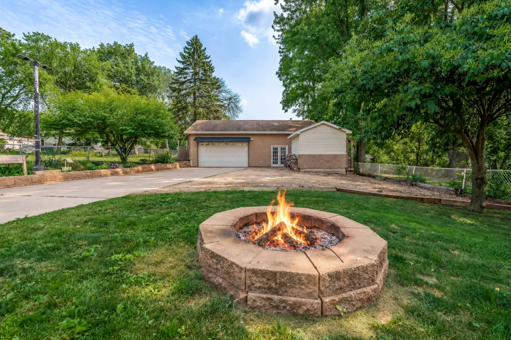 1554 Burns Avenue Saint Paul, MN 55106