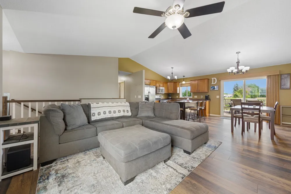 315 Hazeltine Avenue NE Owatonna, MN 55060