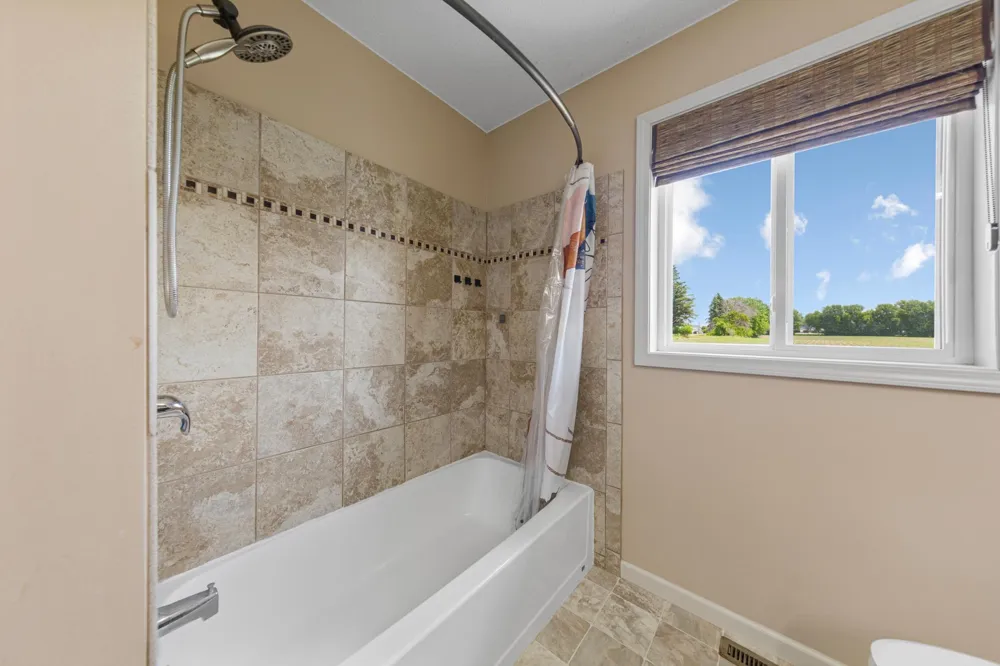 315 Hazeltine Avenue NE Owatonna, MN 55060