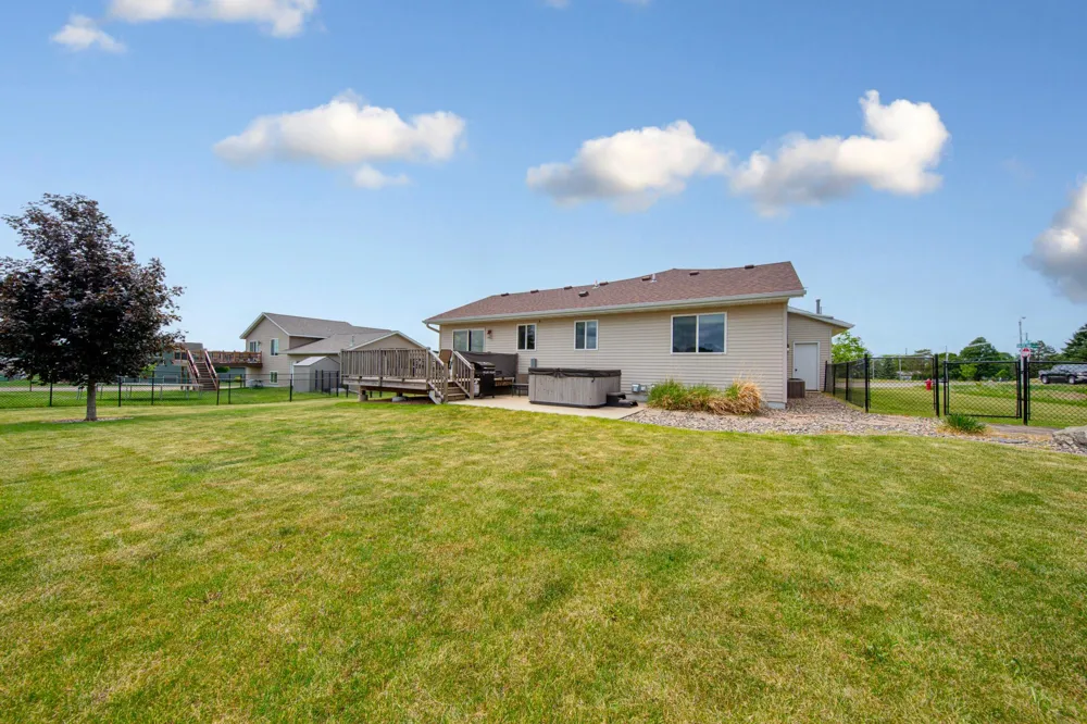 315 Hazeltine Avenue NE Owatonna, MN 55060