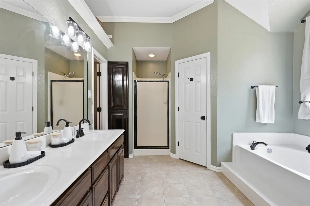 802 Justin Court Keene, TX 76059