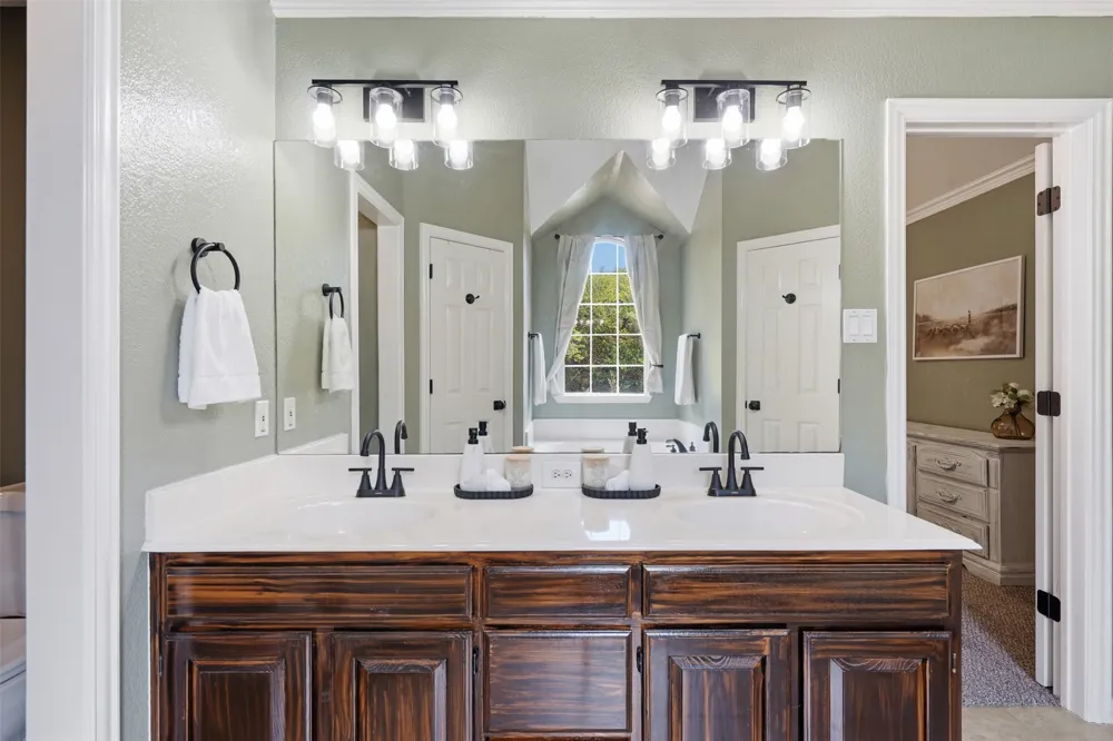 802 Justin Court Keene, TX 76059