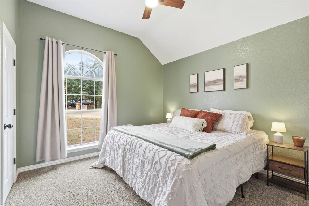 802 Justin Court Keene, TX 76059