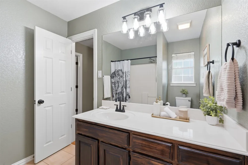 802 Justin Court Keene, TX 76059