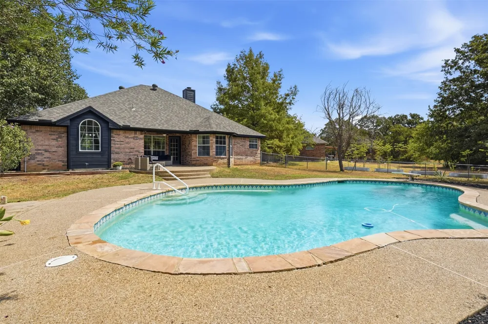 802 Justin Court Keene, TX 76059