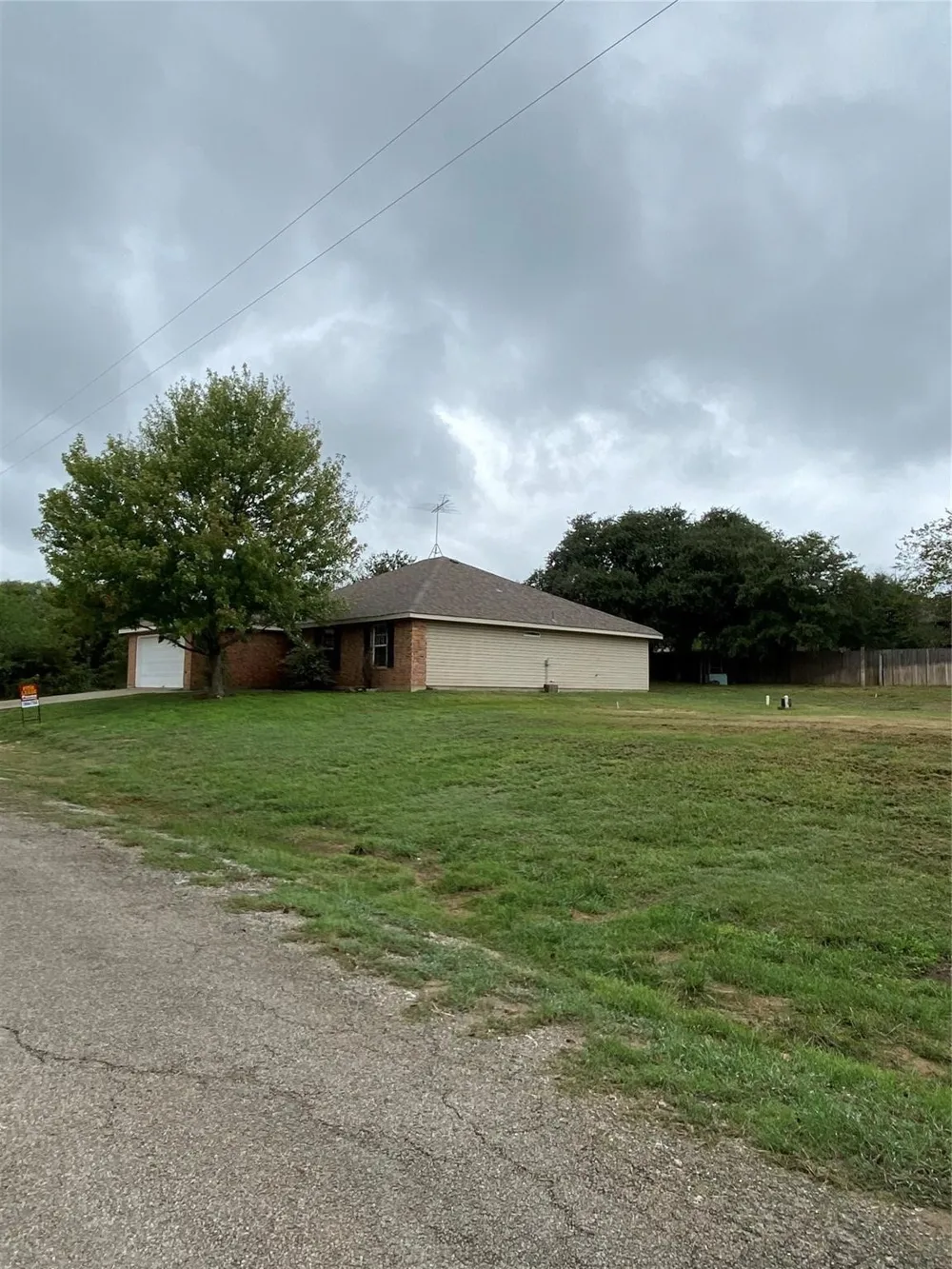 2212 Snake River Drive Granbury, TX 76048