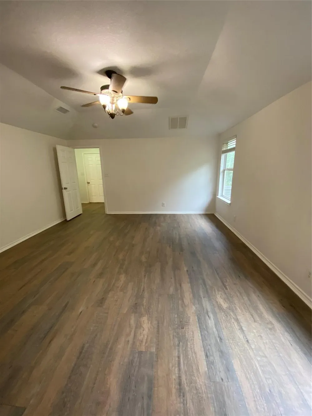 2212 Snake River Drive Granbury, TX 76048
