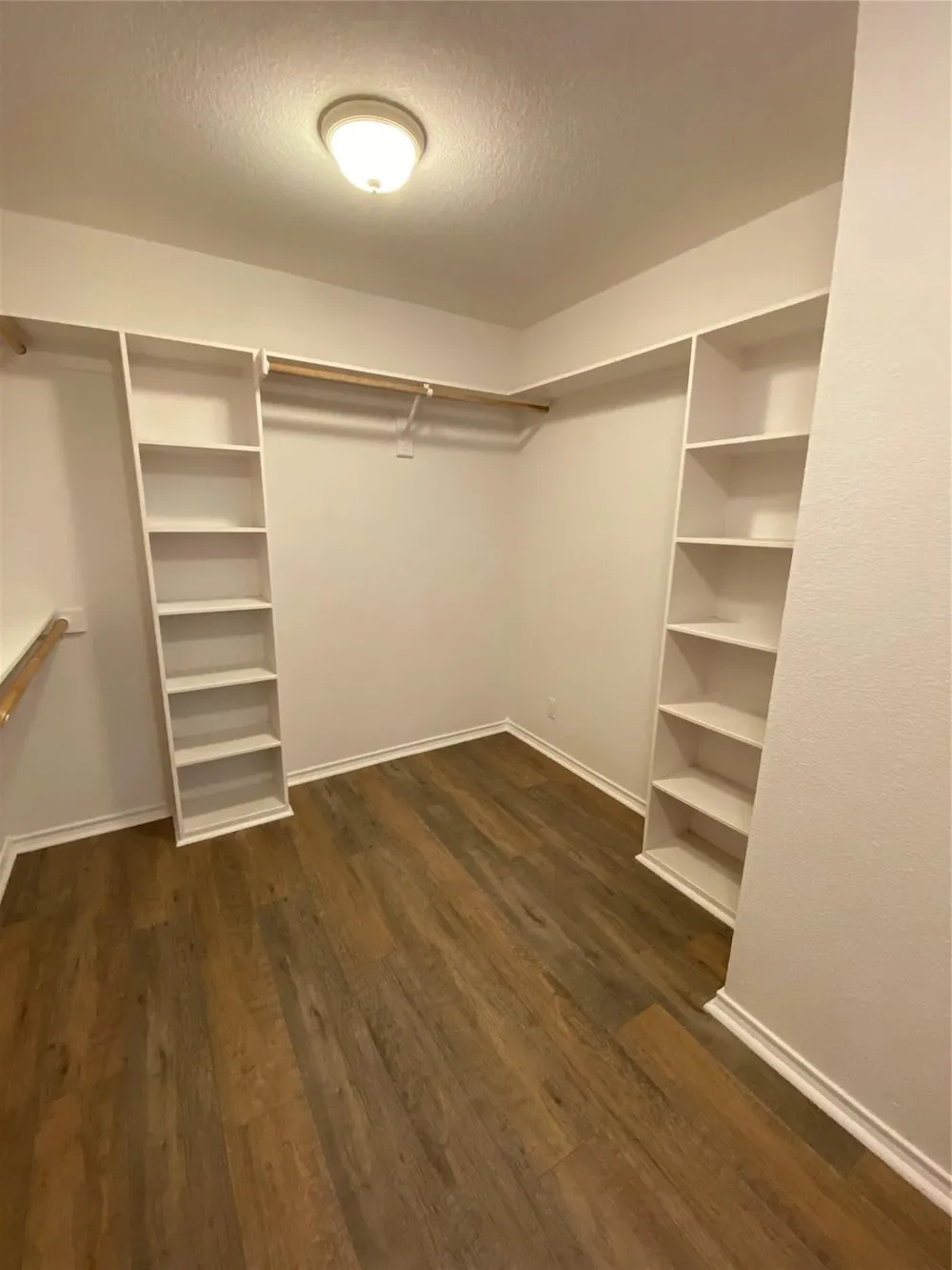 2212 Snake River Drive Granbury, TX 76048