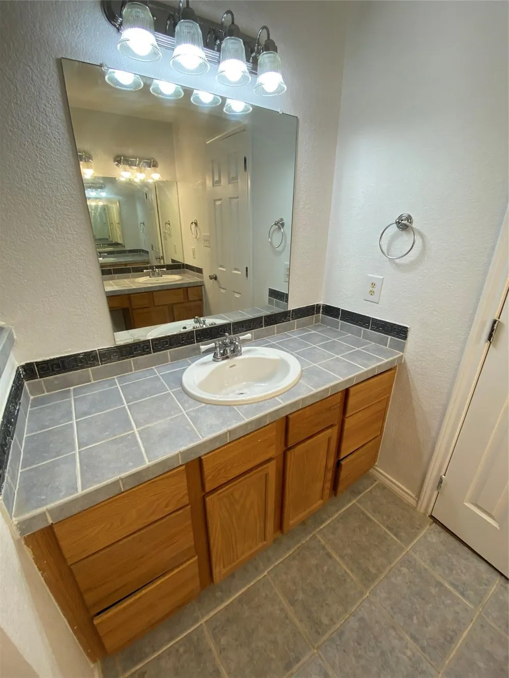 2212 Snake River Drive Granbury, TX 76048