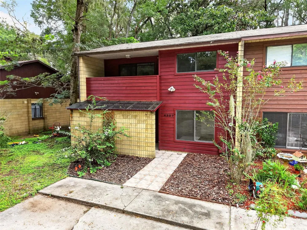 4327 SW 67TH TERRACE Gainesville, FL 32608