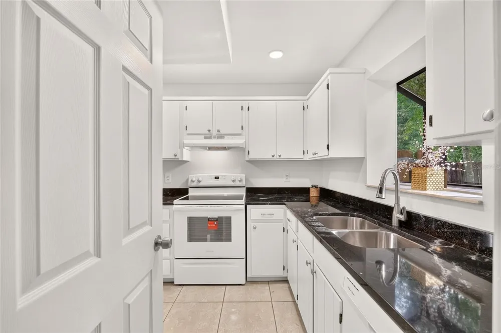 4327 SW 67TH TERRACE Gainesville, FL 32608