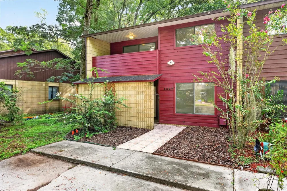 4327 SW 67TH TERRACE Gainesville, FL 32608