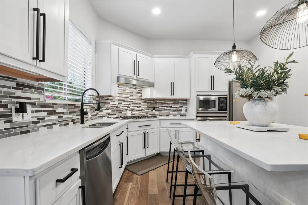 8110 Ranch Road 2222 #10 Austin, TX 78730
