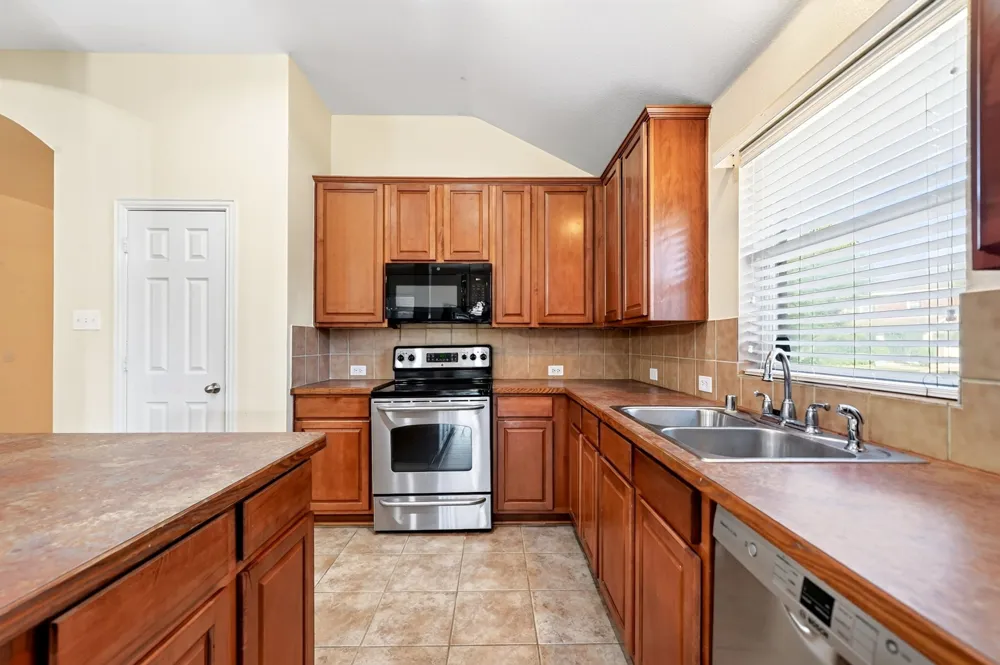2013 Fair Highlands Trail Wylie, TX 75098