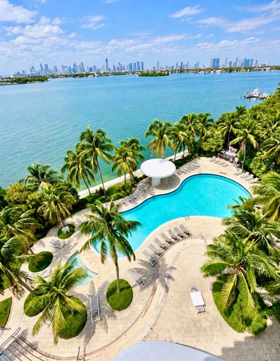 1330 West Ave #702 Miami Beach, FL 33139