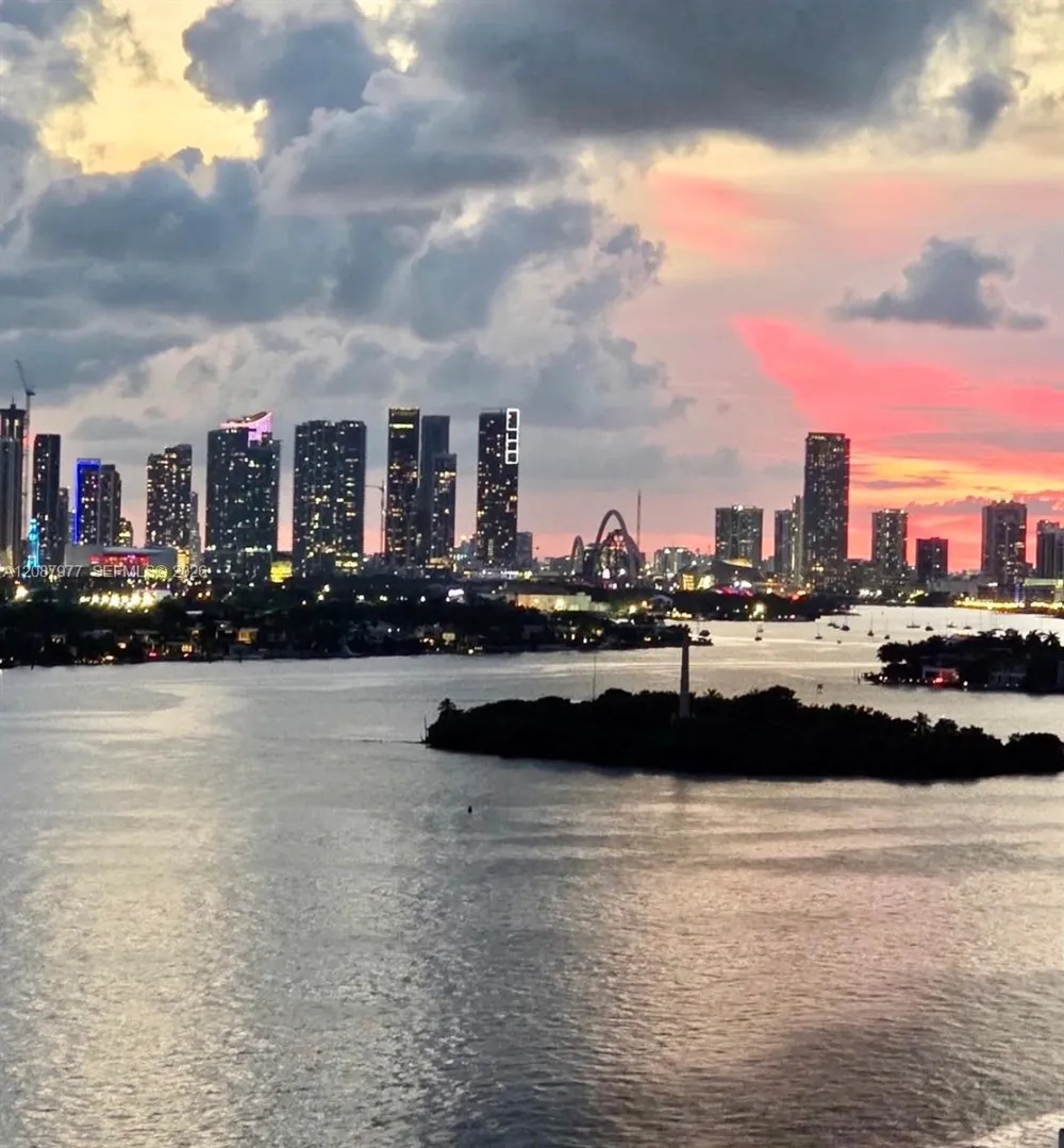 1330 West Ave #702 Miami Beach, FL 33139