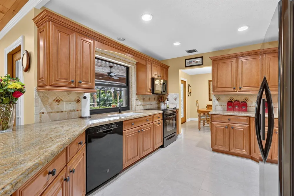 5673 SE Lamay Drive Stuart, FL 34997