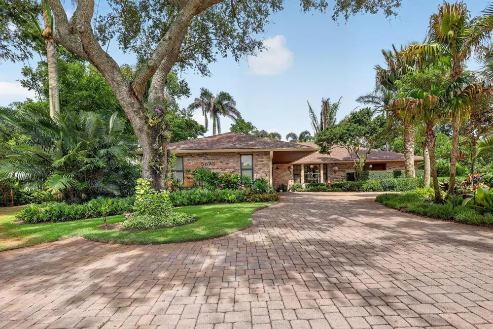 5673 SE Lamay Drive Stuart, FL 34997
