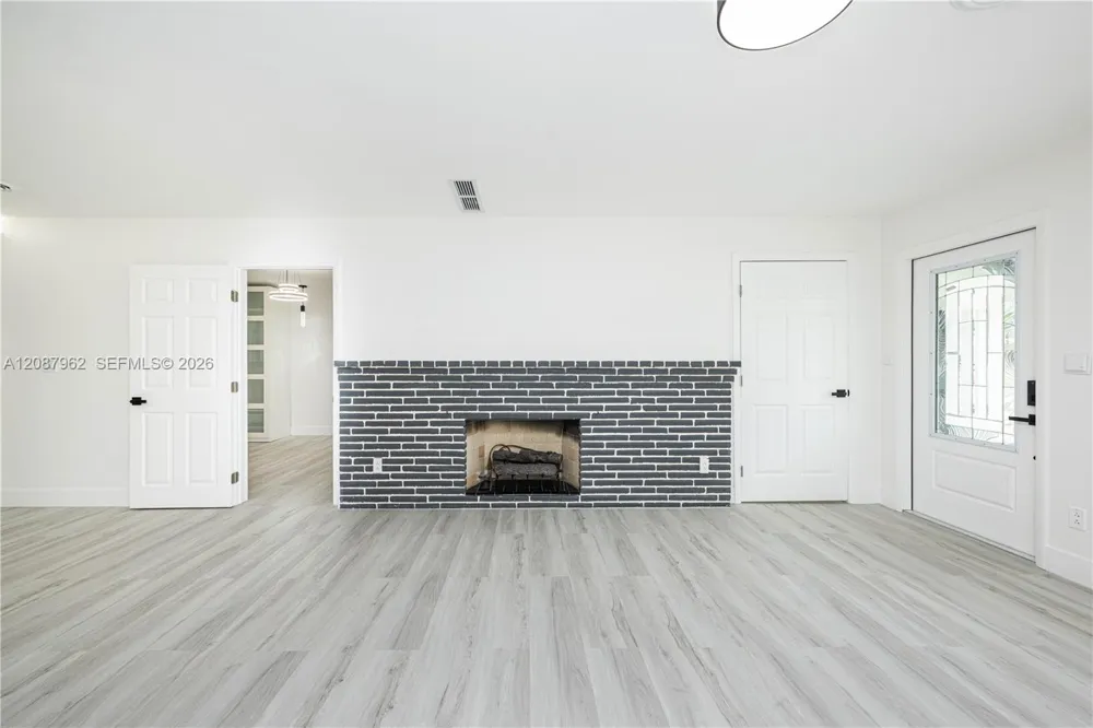 3904 Grant St #0 Hollywood, FL 33021
