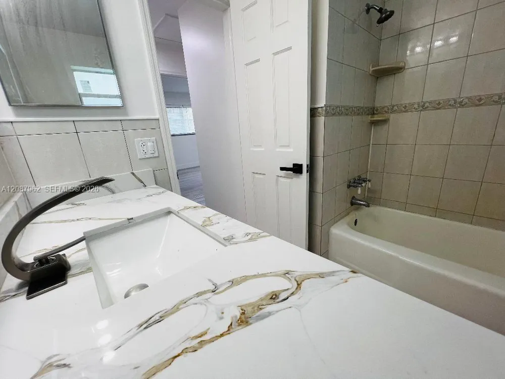 3904 Grant St #0 Hollywood, FL 33021