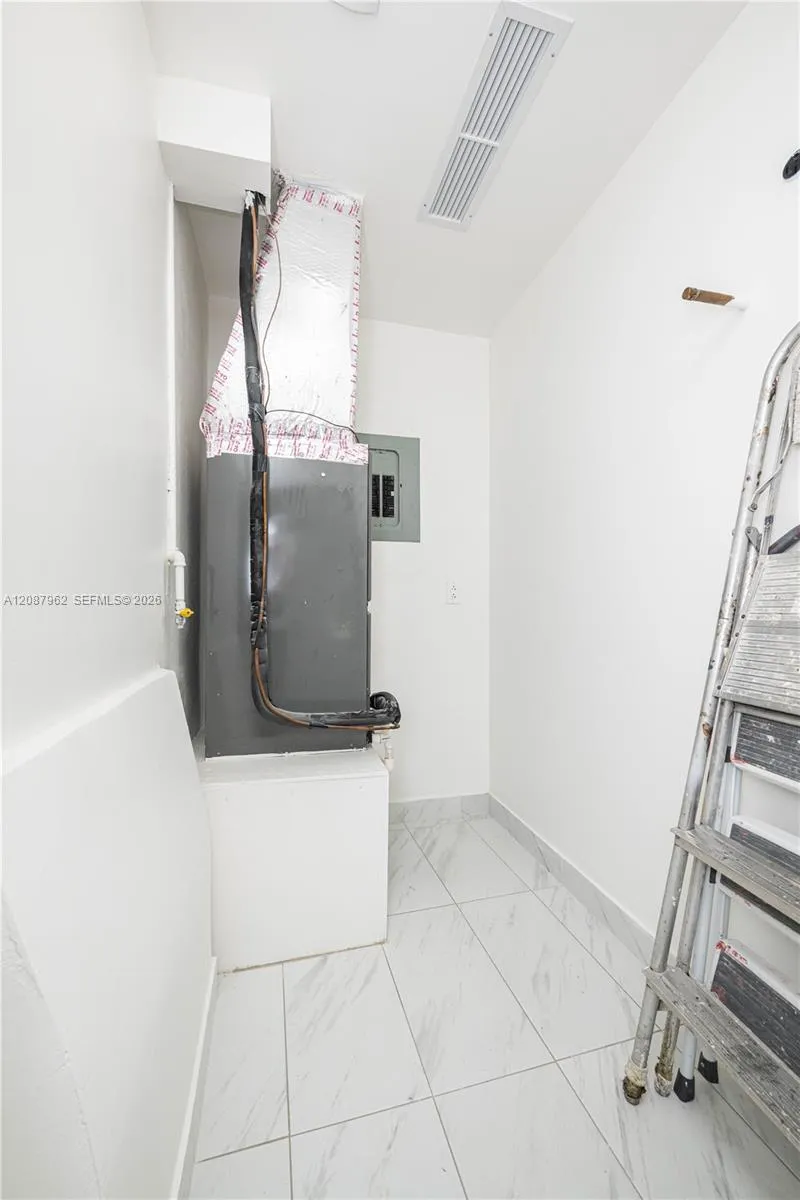 3904 Grant St #0 Hollywood, FL 33021