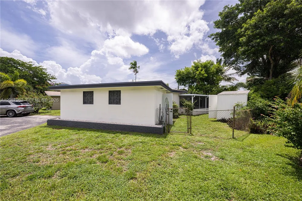 3904 Grant St #0 Hollywood, FL 33021