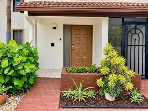 5150 S FOUNTAINS DRIVE S #211