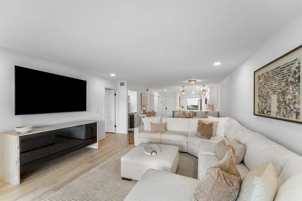 11 SOUTHPORT LANE #E Boynton Beach, FL 33436