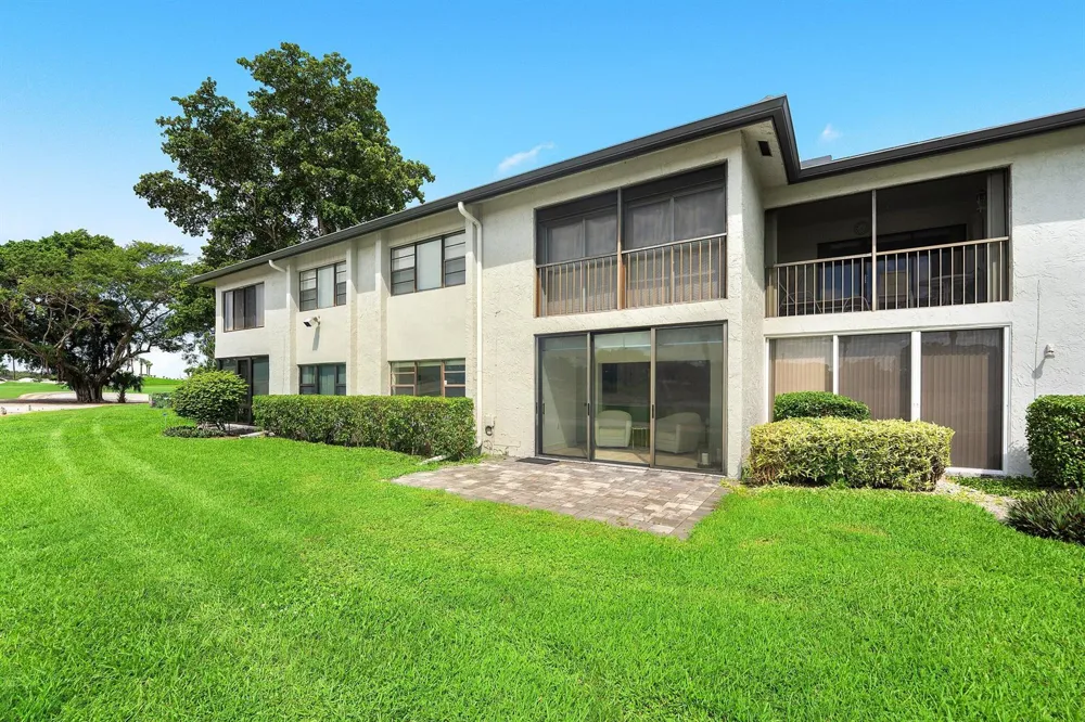 11 SOUTHPORT LANE #E Boynton Beach, FL 33436