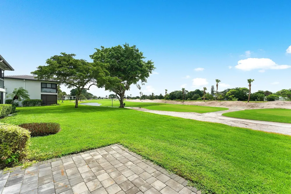 11 SOUTHPORT LANE #E Boynton Beach, FL 33436