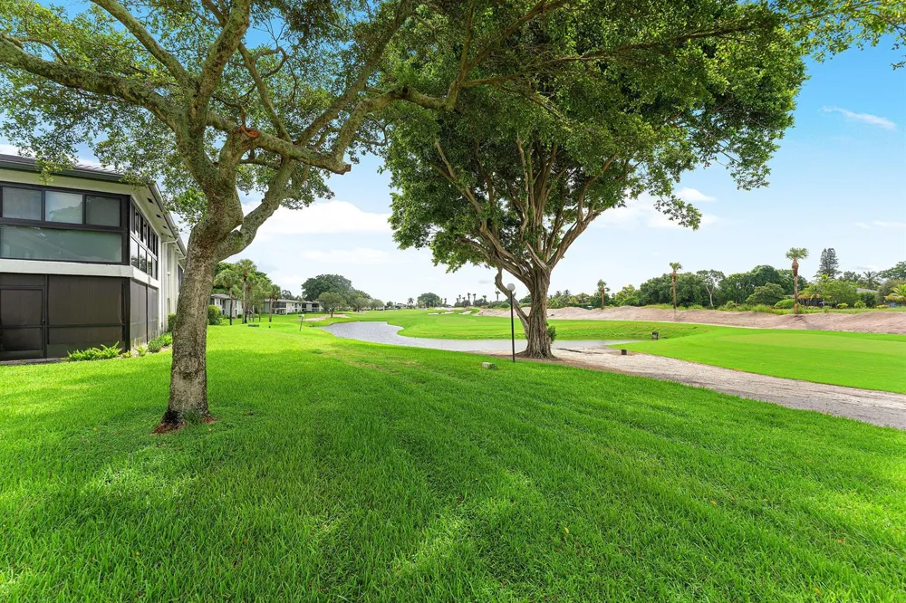 11 SOUTHPORT LANE #E Boynton Beach, FL 33436