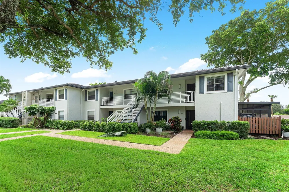11 SOUTHPORT LANE #E Boynton Beach, FL 33436