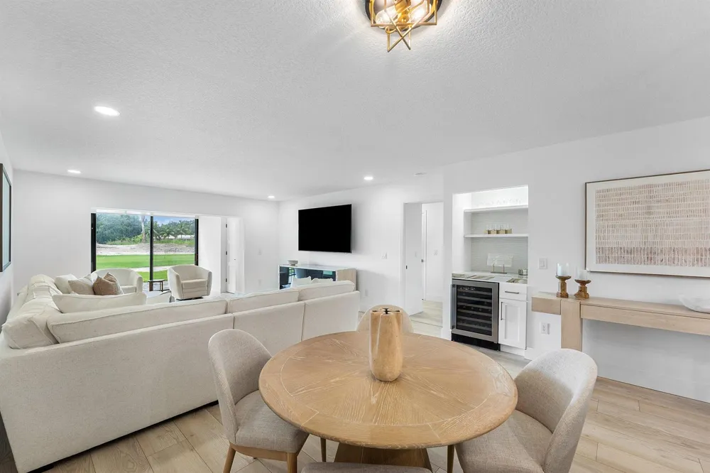 11 SOUTHPORT LANE #E Boynton Beach, FL 33436