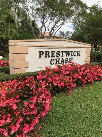 527 Prestwick Circle Palm Beach Gardens, FL 33418