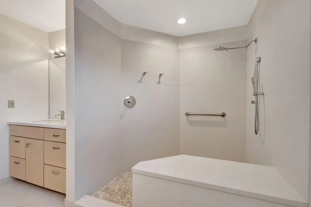 527 Prestwick Circle Palm Beach Gardens, FL 33418