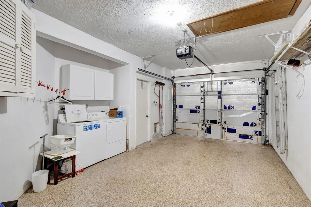 527 Prestwick Circle Palm Beach Gardens, FL 33418