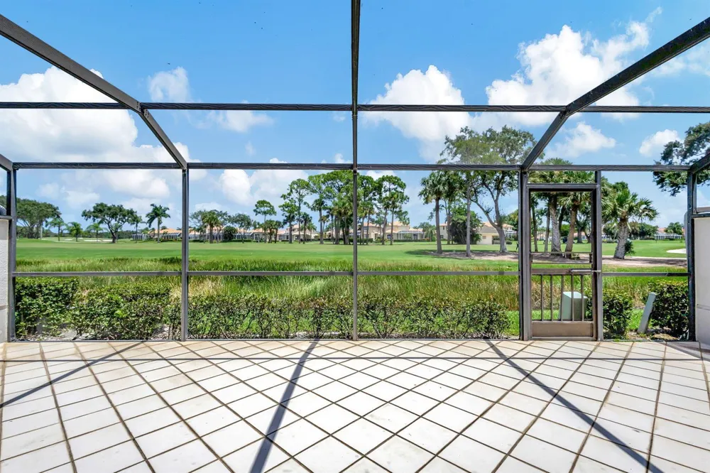 527 Prestwick Circle Palm Beach Gardens, FL 33418