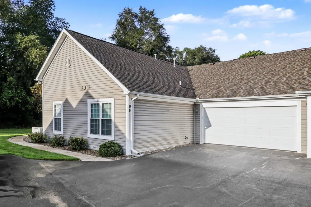 198 Ashton Lake Drive Battle Creek, MI 49015
