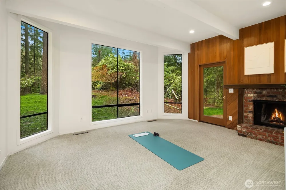 22223 NE 82nd Place Redmond, WA 98053