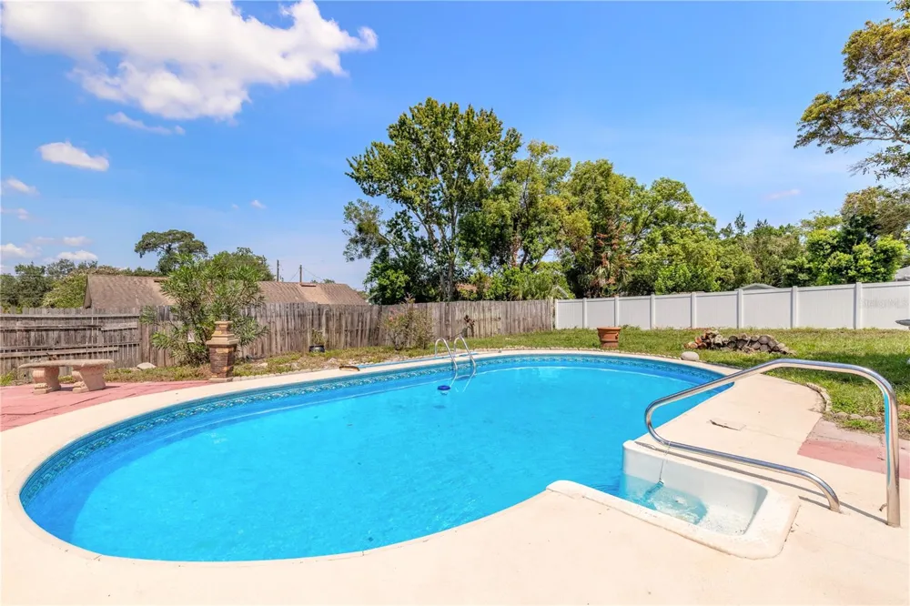 834 SWEETBRIER DRIVE Deltona, FL 32725