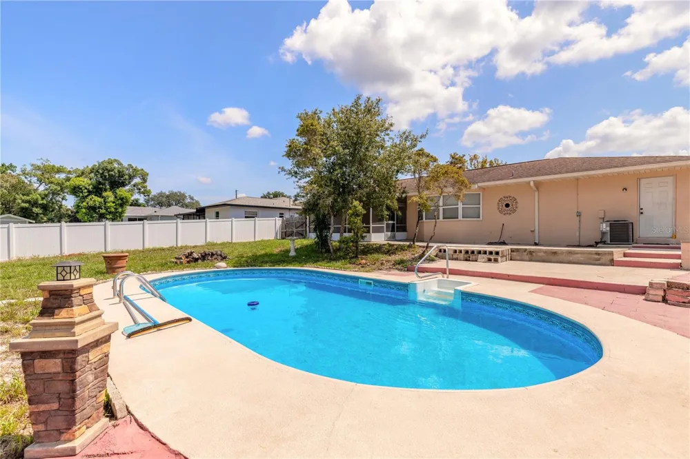 834 SWEETBRIER DRIVE Deltona, FL 32725