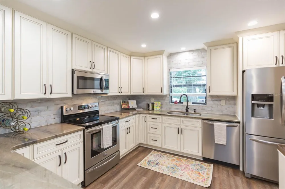 702 W BAY STREET #A Tampa, FL 33606
