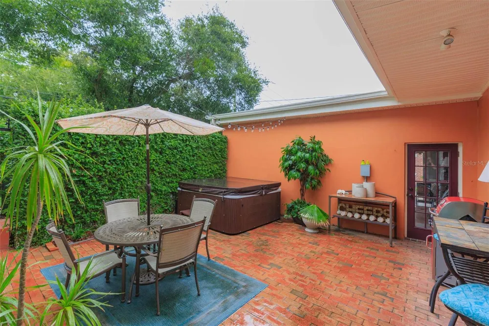 702 W BAY STREET #A Tampa, FL 33606