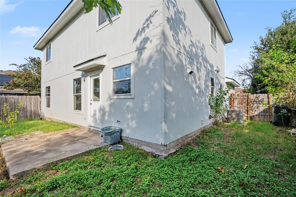 172 Discovery Kyle, TX 78640