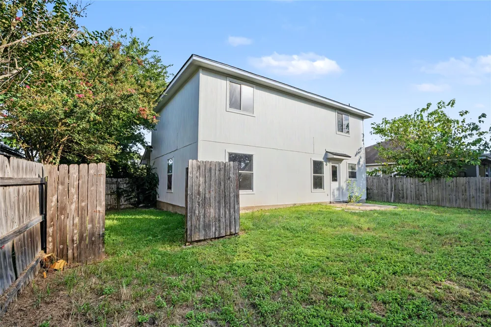 172 Discovery Kyle, TX 78640