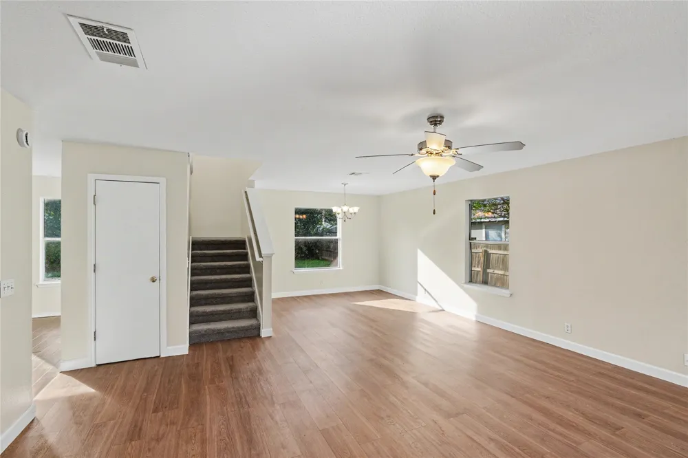 172 Discovery Kyle, TX 78640