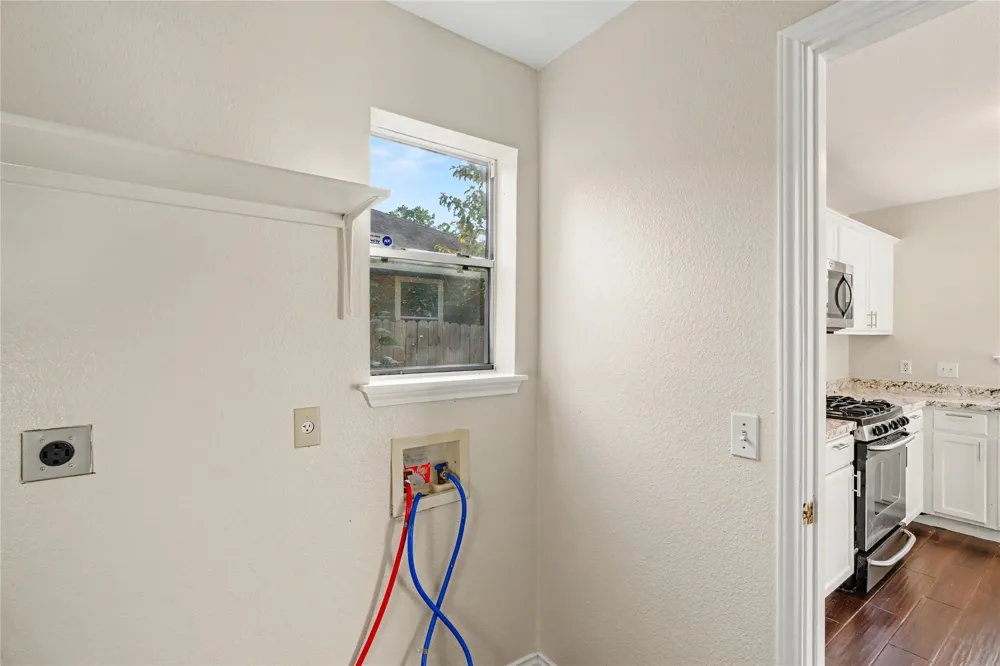 172 Discovery Kyle, TX 78640
